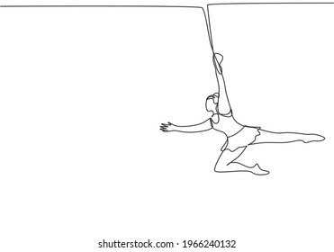 Single one line drawing a female acrobat appears on the trapeze with one hand hanging. It takes courage and continuous practice. Modern continuous line draw design graphic vector illustration.