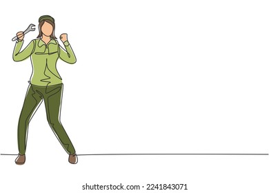 Una sola línea dibujando mecánica femenina se pone de pie con gesto de celebración y llave de mano para realizar el motor del vehículo de mantenimiento. Trabajo exitoso. Ilustración gráfica de diseño de trazos de línea continua
