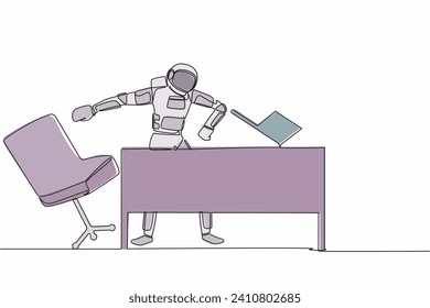 Dibujo de una sola línea de frustrado joven astronauta enojado y arrojando una laptop desde el escritorio de trabajo. Fallo en la compañía de nave espacial. Espacio de galaxia cósmica. Ilustración vectorial de diseño gráfico de línea continua