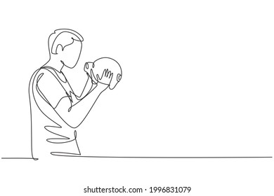 Una sola línea dibujando un guapo joven sosteniendo y besando un banco de cerdos. Símbolo de riqueza y concepto de campaña para el adolescente. Ilustración de líneas continuas moderna de diseño gráfico vectorial