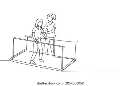 Single one line drawing isometric doctor physiotherapist helping female patient using leg prosthesis to take first step. physical therapy people with disabilities. Continuous line draw design vector