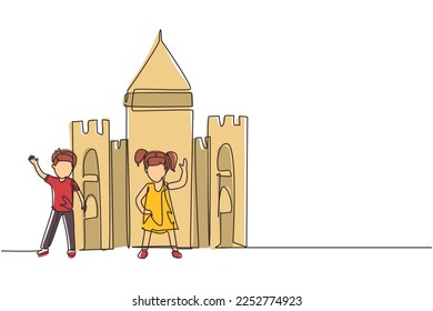 Single one line drawing kids with cardboard castle for school play. Cheerful children playing in castle made of cardboard boxes. Creative kid playing castle. Continuous line draw design graphic vector