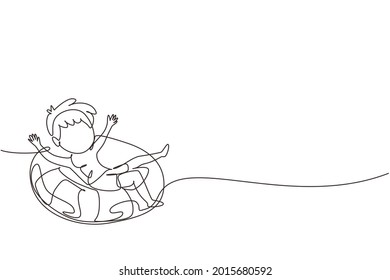 Dibujo de una sola línea de un niño pequeño flotando con salvavidas y postigos relajantes usando neumáticos de playa y natación. Los niños se sienten felices mientras usan boyas de neumáticos. Vector gráfico de diseño de trazos de línea continua