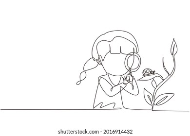 Single one line drawing little girl using magnifying glass and observing ladybug on leaf. Children observing nature. Kids activities. Modern continuous line draw design graphic vector illustration