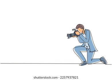 Single one line drawing photographer man male taking pictures. Photo equipment for journalist. Camera digital with high resolution. Studio photography. Continuous line draw design vector illustration