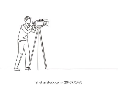 Single One Line Drawing Professional Cameraman, Operator, Videographer With Camera. Shooting Of Movie Production, Broadcasting News Or Tv Show Live. Continuous Line Draw Design Vector Illustration