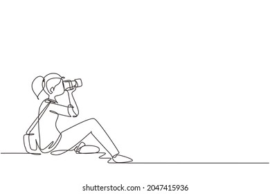 Single one line drawing woman photographer of paparazzi taking photo with modern digital camera with angles. Journalist or reporter making pictures. Continuous line draw design vector illustration