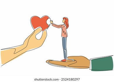 Una sola línea dibujando a una mujer se para en la palma grande tomando forma de corazón grande. Los Pequeños actos de bondad pueden tener un profundo impacto. Actos aleatorios del Día de la Bondad. Ilustración gráfica de diseño de línea continua