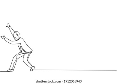 Single one line drawing of young smart business manager withstand challenges. Business financial obstacle anticipation minimal concept. Modern continuous line draw design graphic vector illustration