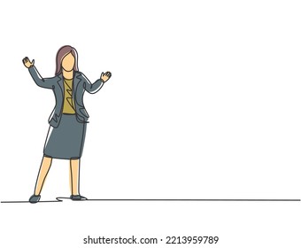 Single one line drawing of young business woman doing business presentation at office. Speaker at business conference minimalist concept. Modern continuous line draw design graphic vector illustration