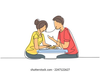 Single one line drawing young couple eating spaghetti together. Celebrate anniversaries and enjoy romantic dinner at modern restaurant. Modern continuous line draw design graphic vector illustration