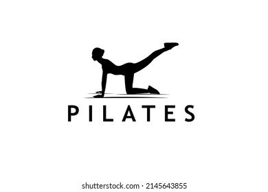 Sitting Pose Pilates Woman Silhouette, Girl with Beauty Body Hair and Face en el diseño del logo del gimnasio