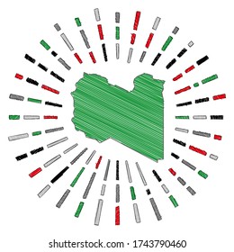 Skizzenkarte von Libyen. Sonnenbrand im ganzen Land in Flaggenfarben. Handgezeichnete libysche Form mit Sonnenstrahlen auf weißem Hintergrund. Vector-Abbildung.