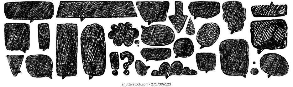 Conjunto de burbujas de discurso de crayón incompleto con textura garabateada negra: cuadros de diálogo dibujados a mano, nubes de pensamiento y Formas de comunicación. Elementos artísticos ásperos para mensajes informales o diseños infantiles.