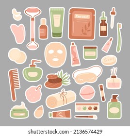 Hautpflegeaufkleber. Vektorset von Hygiene-Kosmetikprodukten Icons mit Kräutercremes, Öl, Lotion, Gesichtsmaske, Make-up-Werkzeuge, Handtuch, Badzubehör. Natürliche organische Kosmetika. Reinigung und Befeuchtung