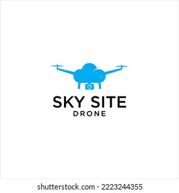 logotipo de drone en el sitio del cielo, vector de aviación de drones en la nube