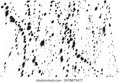 Schräge Tinten- oder Farbspritzer. Unordentliche, abgewinkelte Spritzer, wie man sie vielleicht am Tatort findet. Gruseliger Halloween- oder Horror-Hintergrund. Echt gescanntes Bild auf Papier. Natürlich und authentisch.
