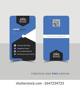 Um design elegante de cartão de visita frente e verso para um profissional do setor imobiliário. Apresenta um esquema de cores azul e preto detalhes de contato um QR code e um logotipo imobiliário proeminente.