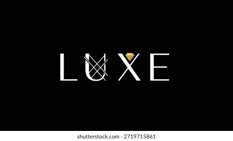 Um logotipo elegante e moderno com a palavra LUXE em branco, com um "U" estilizado e um diamante dourado proeminente substituindo o "X". O design está definido