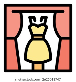 Vestido amarelo sem mangas com cinto exibido no manequim em sala de ajuste com cortinas cor-de-rosa, sugerindo moda varejo e compras