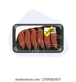 Hígado de cerdo en rodajas envuelto en plástico con etiqueta de descuento en el embalaje de la tienda de comestibles