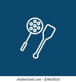 slotted spoon and a wooden spatula for frying icon