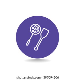 slotted spoon and a wooden spatula for frying icon