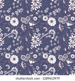 Small Flowers. Seamless Pattern in Country Style. Autumn Floral Texture with Hand Drawn Doodle Blossoms, Leaves and Buds. Small Natural Rapport for Chintz, Cotton, Calico. Vector Zentangle.