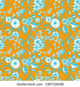 Small Flowers. Seamless Pattern in Country Style. Spring Floral Texture with Hand Drawn Doodle Blossoms, Leaves and Buds. Small Natural Rapport for Dress, Print, Cotton. Vector Zentangle.