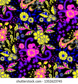 Small Flowers. Seamless Pattern in Country Style. Summer Floral Texture with Hand Drawn Doodle Blossoms, Leaves and Buds. Small Natural Rapport for Dress, Print, Cotton. Vector Zentangle.
