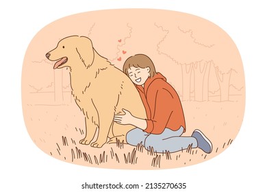 Una niña pequeña y feliz adopta a un perro gordo y esponjoso que se siente emocional con un animal doméstico. Un chico sonriente abraza a un cachorro y disfruta de salir con su mejor amigo. Concepto de amante de los perros. Ilustración vectorial. 