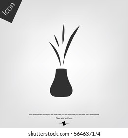 Small vase vector icon