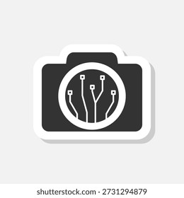 Etiqueta engomada elegante del icono de la cámara aislada en fondo gris