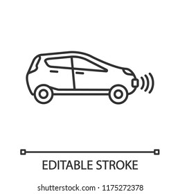 Smart car in side view linear icon. NFC auto. Intelligent vehicle. Thin line illustration. Self driving automobile. Autonomous car. Driverless vehicle. Vector isolated outline drawing. Editable stroke