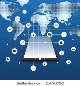 Smart City, Home Automation, Cloud Computing Design Konzept mit Symbolen und Tablet PC - Digitale Netzwerkverbindungen, Technologiehintergrund mit geschützter Weltkarte und Symbolen
