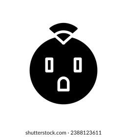 Smart Sockel schwarze Glyphe Symbol. Heimgerät. Automatisierter Stecker. Internet der Dinge. Fernbedienung mit Smartphone. Silhouette-Symbol auf weißem Raum. Festes Piktogramm. Vektorgrafik einzeln