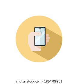 Smartphone en mano. Tecnología de pago móvil. Icono plano en círculo. Ilustración de vector de comercio