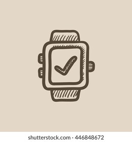Smartwatch con icono de esbozo vectorial de signo de verificación aislado en el fondo. Dibujar a mano Smartwatch con icono de signo de verificación. Smartwatch con icono de esbozo de signo de verificación para infografía, sitio web o aplicación.