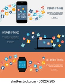 Smartwatch, Laptop, Smartphone mit Internet der Dinge (IoT) Symbole verbinden sich miteinander. Konzept der Internetvernetzung. Fernbedienung Konzept für intelligente Heimkomfort Internet der Dinge.