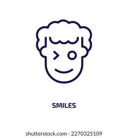 icono sonrisas de la colección de interfaces de usuario. Sonrisas lineales delgadas, sonrisa, icono de contorno facial aislado en el fondo blanco. Signo de sonrisas vectoriales de línea, símbolo para web y móvil
