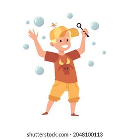 Muchacho sonriente alegre parado soplando burbujas de jabón, ilustración vectorial de dibujos planos aislados en fondo blanco. La animación infantil y la infancia feliz.