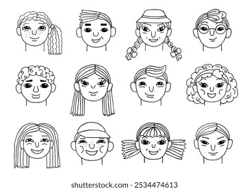 Rostos de crianças sorridentes ajustados, linha preta rabiscar esboço isolado no branco. Menina engraçada e chefes de meninos em idade escolar ou adolescentes. Clipart vetorial, ilustração de desenho animado ou avatar de caricatura.