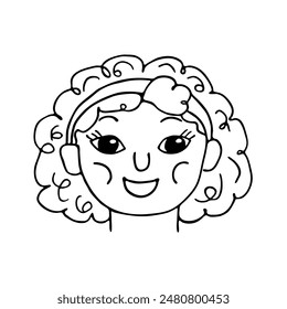 Cara sonriente de una niña pequeña divertida con una diadema en el pelo rizado, contorno negro aislado en blanco. Esbozo de dibujo lineal en estilo garabato. Clipart de Vector para ilustración infantil.