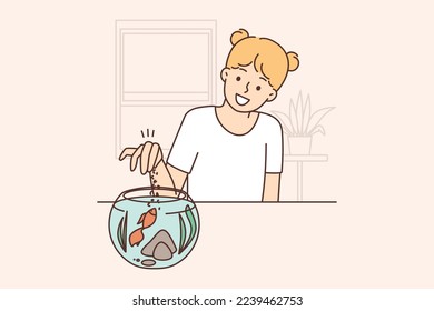 Niña sonriente alimentando peces en el acuario. Niño feliz da comida a mascotas domésticas. Ilustración vectorial. 