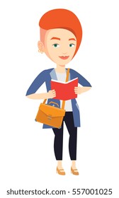Ein lächelnder Schüler las ein Buch. Fröhliche Schülerin, die ein Buch liest und sich auf die Prüfung vorbereitet. Fröhlicher Schüler, der mit dem Buch in der Hand steht. Vektorgrafik mit flachem Design, einzeln auf weißem Hintergrund.