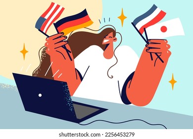 Mujer sonriente sentada en el escritorio con una laptop con banderas de diferentes países. Feliz estudiante internacional trabajando en computadora. Ilustración vectorial. 