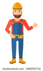 Un joven y sonriente constructor de hipster con barba en casco mostrando los pulgares hacia arriba en la ilustración de diseño plana del vector de signos aislado en el fondo blanco. Diseño vertical.
