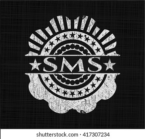 Emblema de tiza SMS, estilo retro, tiza o textura de pizarra