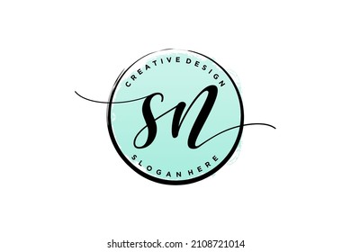 Logotipo de escritura a mano SN con plantilla de círculo, firma vectorial, boda, moda, floral y botánica con plantilla creativa.