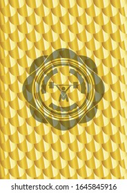 caramelo, icono de levantamiento de pesas dentro de la placa dorada. Patrón de escalas. Ilustración vectorial. Detallado.